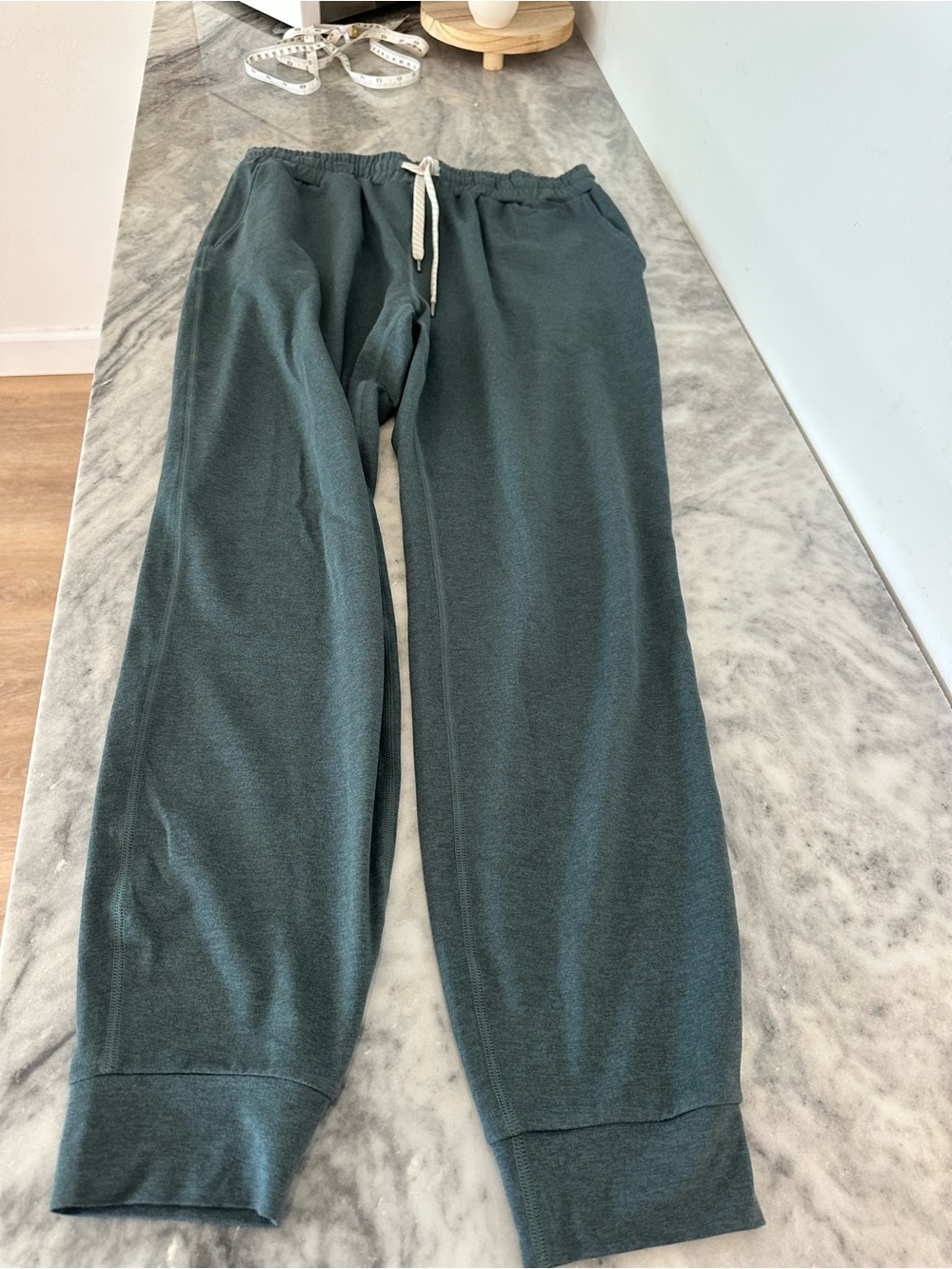 Vuori blue/ green performance  Joggers